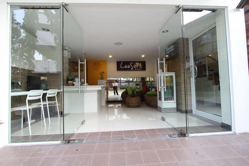 Leesort @ Onnuch Hotell Bangkok Exteriör bild